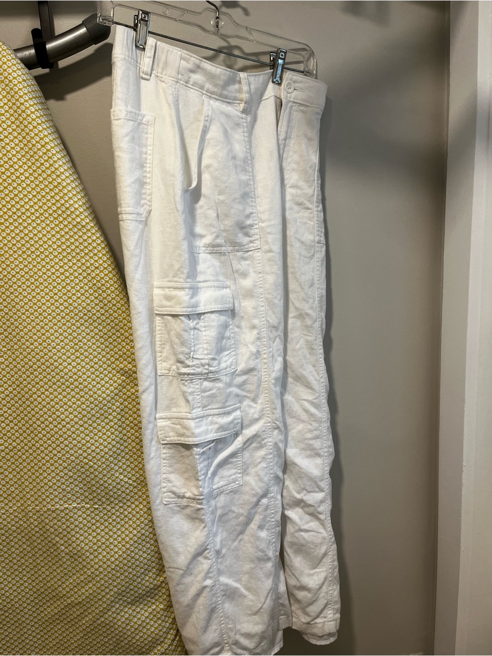 Hollister White Cargo Pants - Classic Utility Style